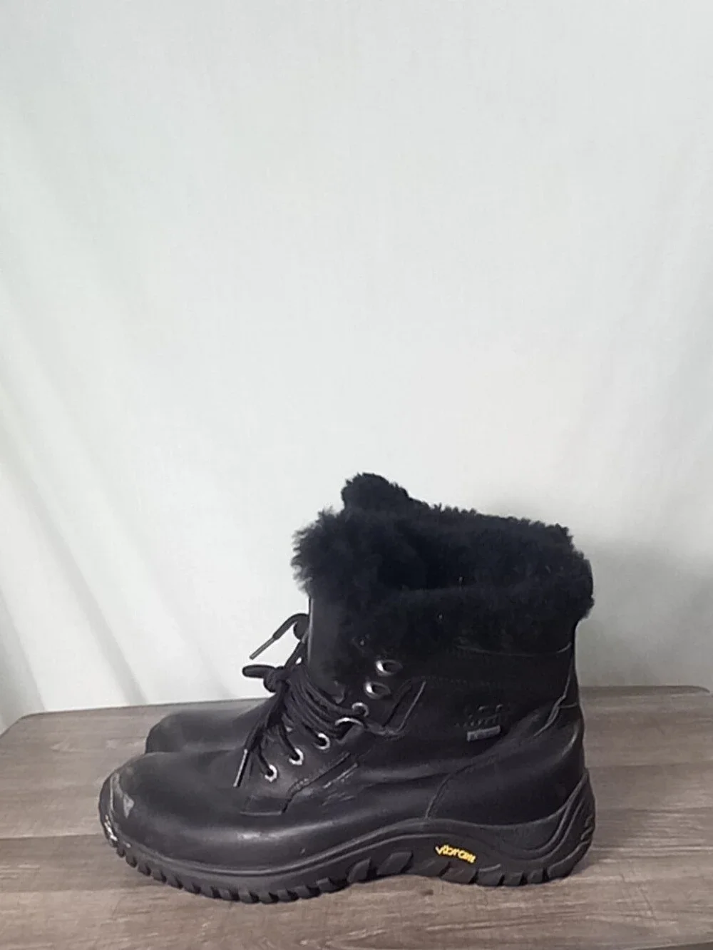 UGG Black Adirondack Goretex Leather Waterproof Winter Boots Size 8